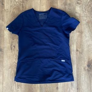 Figs 3 pocket scrub top